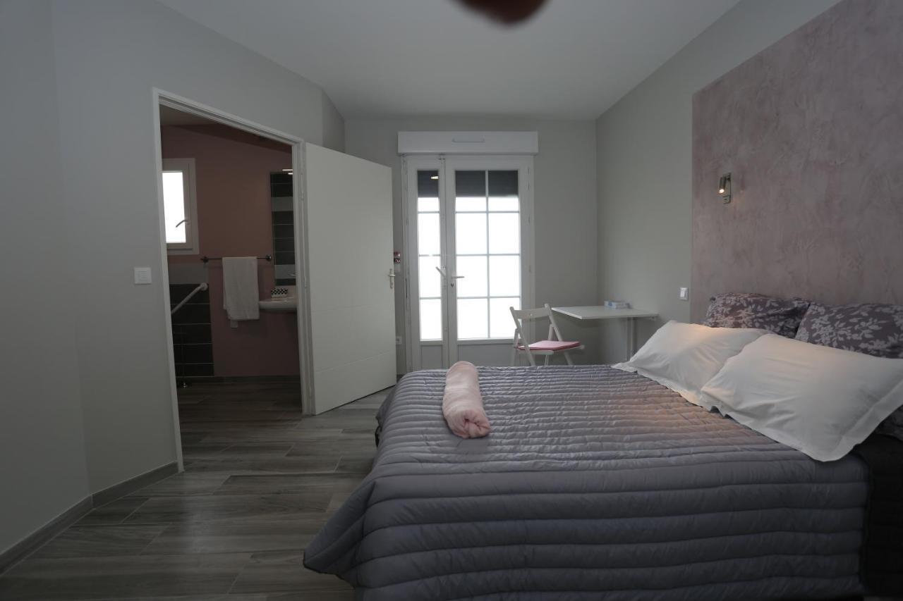 Le Merle Blanc Louchats Exterior foto